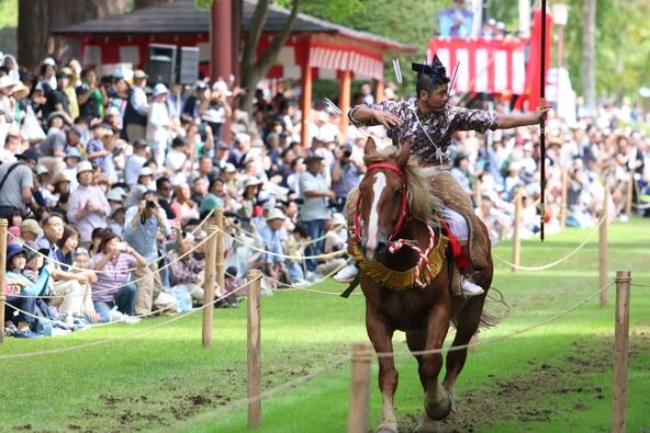 遠野南部流鏑馬は、全国的にも珍しい作法で行われます