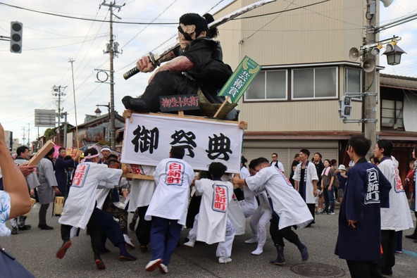 「葛塚まつり」は、今からおよそ260年前にはじまった歴史的な祭りです