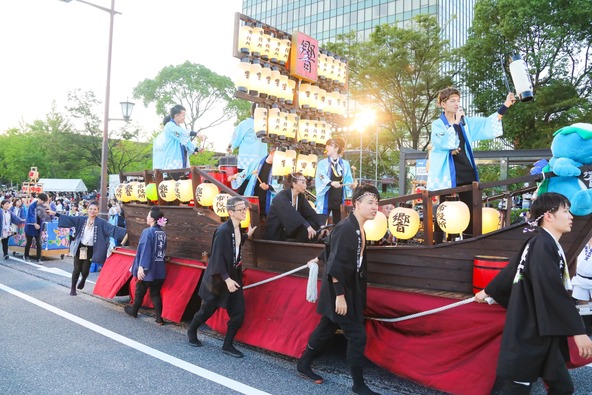 勇壮で華やかな「夏まつり大集合」など、各イベントの熱気と迫力を快適に観覧しましょう
