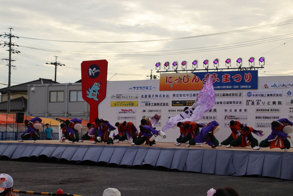 鳴子おどりをメインに多彩な踊りが披露される「夢おどり」も恒例イベントのひとつ