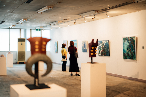 街に溶け込む若手作家たちのアート展「高岡で澄む」