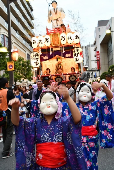 「船橋会場」の「ばか面おどり」は滑稽（こっけい）な所作が強調されているのが特徴
