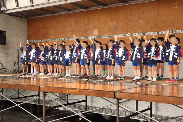 地元の人々が出演するステージイベントも必見！