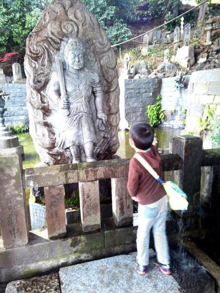 身代わりで水に打たれてくれる「水かけ不動明王」