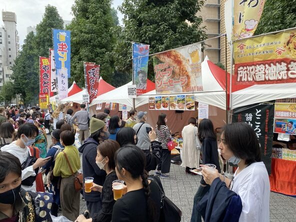 各会場には出店も登場！