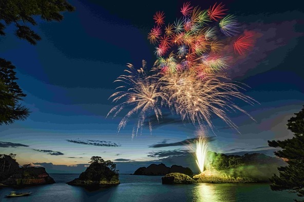 夕陽のまち 西伊豆町で開催する秋の花火イベント
