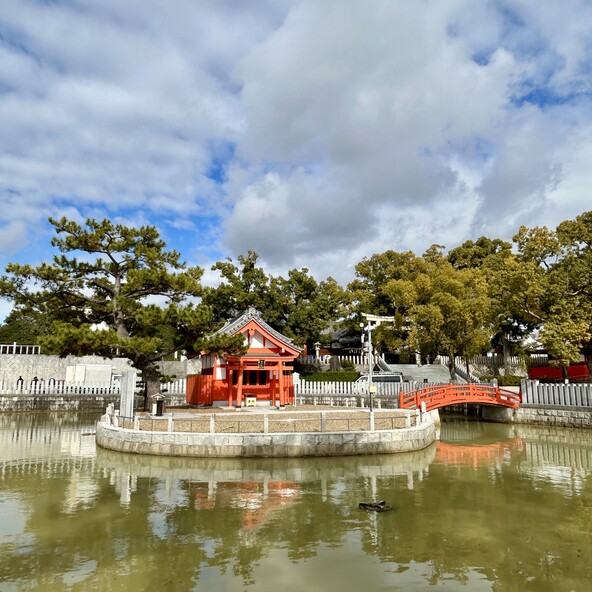 境内にある「弁天社」にもぜひお参りを！