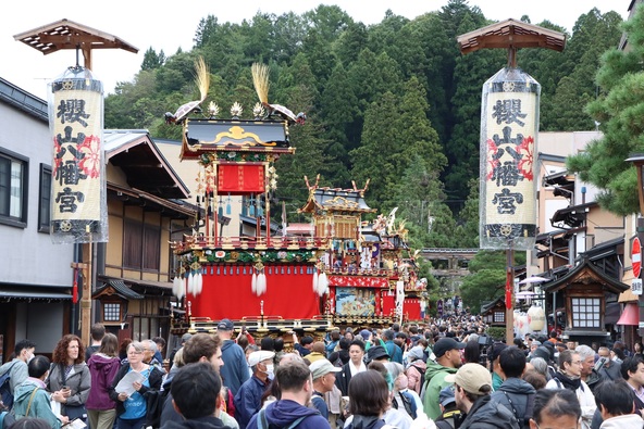 秋の高山祭 屋台曳き揃え