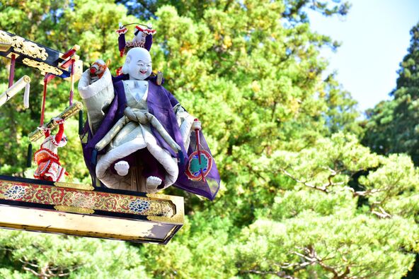 からくり奉納は子供達も釘付け！