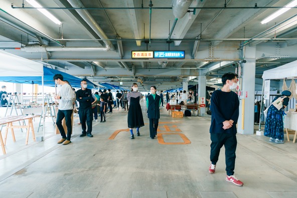 会場は高岡駅すぐの立体駐車場
