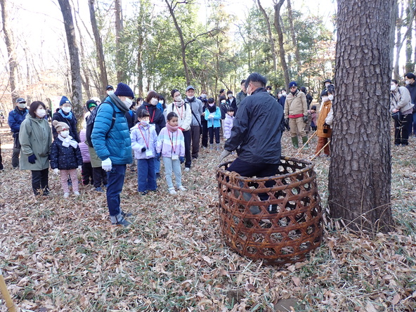「武蔵野落ち葉堆肥農法」実践農業者による実演
