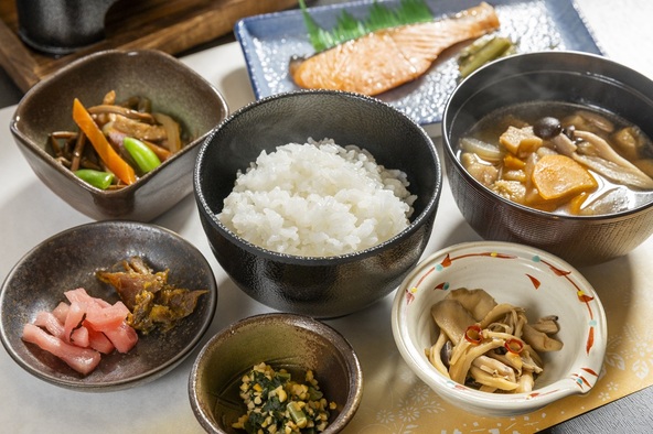 秋のごちそう定食　1,540円（深雪の里）