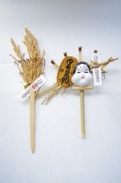 ひとつひとつ丁寧に作られた熊手守り