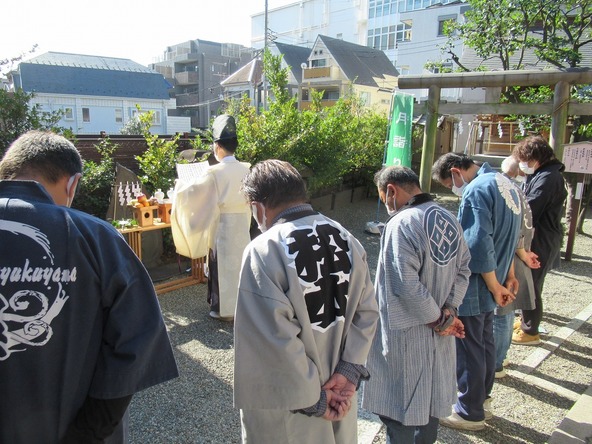 2022年度一の酉で行われた、神楽塚前での神事の様子