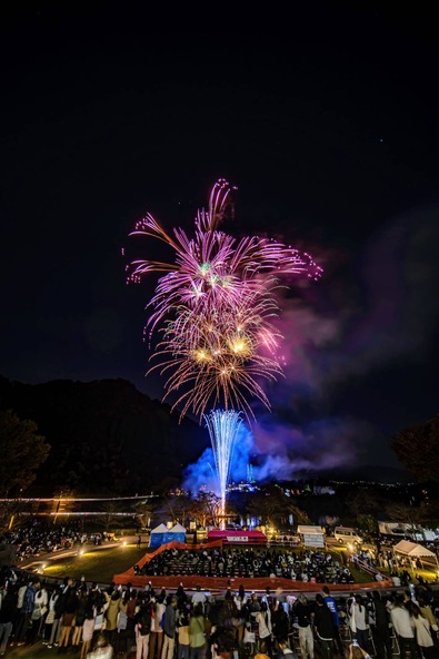 笑顔と拍手があふれる会場で、特別な思い出を残しましょう