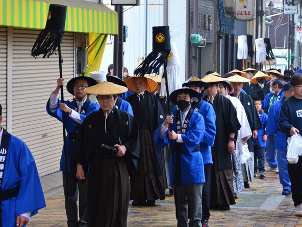 沿道から手を振ってみてくださいね♪