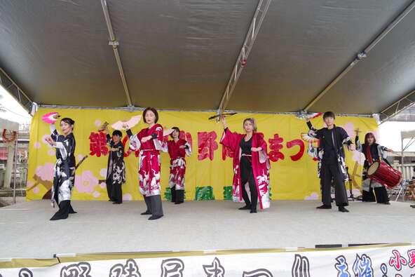 活気あふれるステージパフォーマンスを親子で満喫しましょう