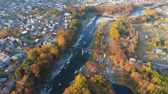「金石水管橋」紅葉の様子 