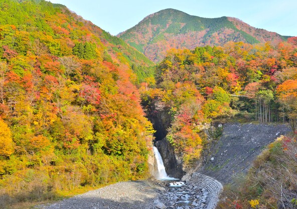 赤水の滝（画像提供：Mt223N / PIXTA）