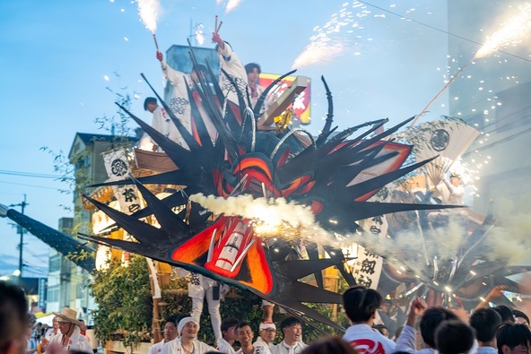 迫力ある大蛇山の山車