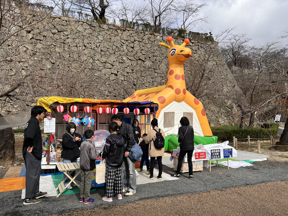 子供に人気の遊びの屋台や遊具も登場！