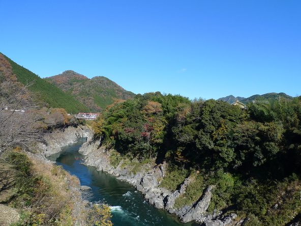 飛騨川の絶景を眺めることができます。