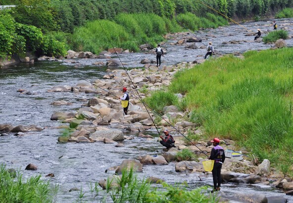 シーズンになると多くの釣り人が訪れます。