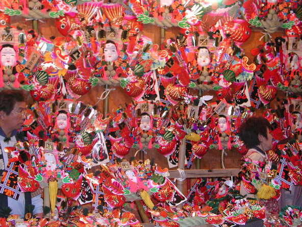 親子で華やかな熊手を購入しましょう