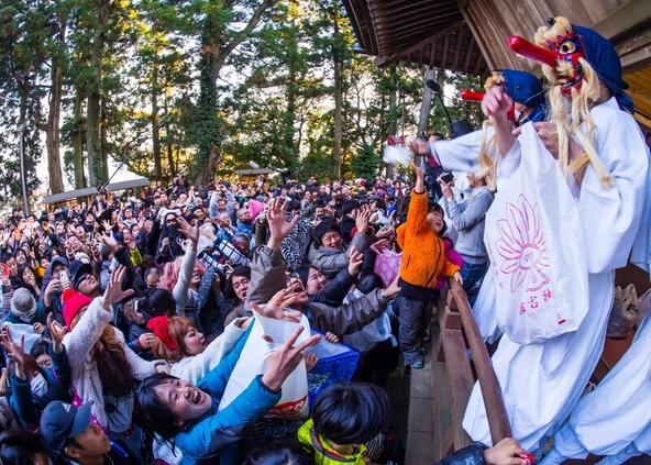 「日本三大奇祭」のひとつともいわれる、一風変わったお祭りです