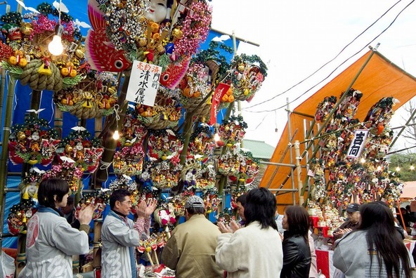 1年の最後にあたる12月21日は「納めの大師」「終い大師」と呼ばれ、商売繁盛を祈願します