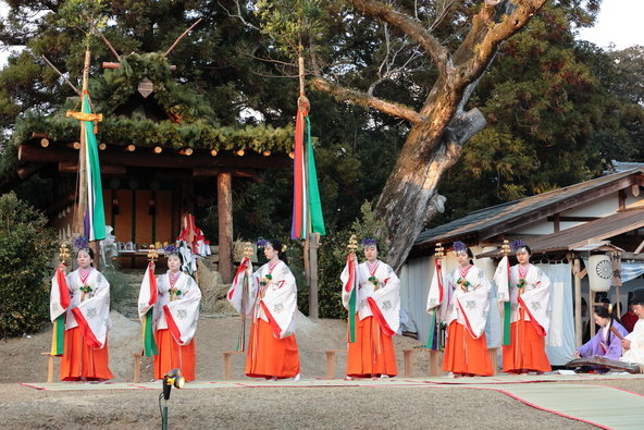 日本の古い風習や文化を今に伝える、奈良を代表する行事です