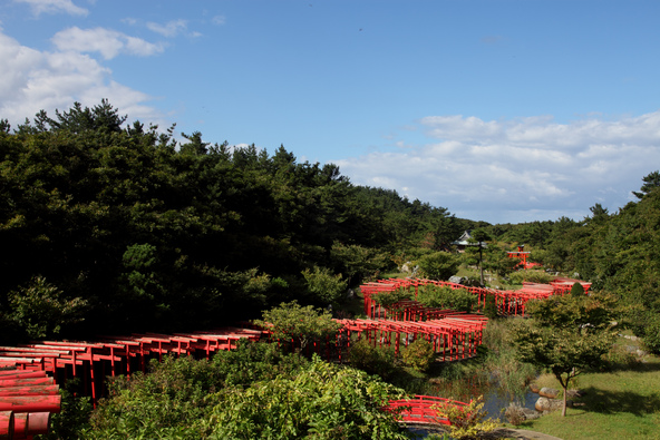 「高山稲荷神社」の千本鳥居