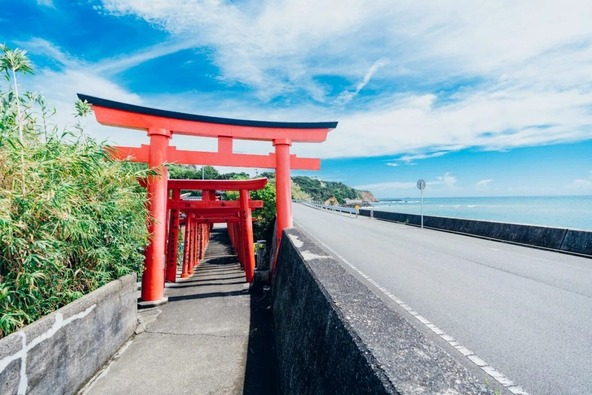 海の景色が広がる、片田ならではの千本鳥居