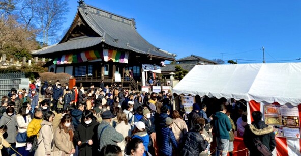 「初詣大祈願祭・だるま市」過去開催の様子