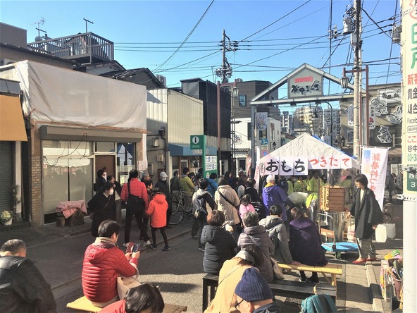 お正月はいつも以上に活気がある谷中銀座