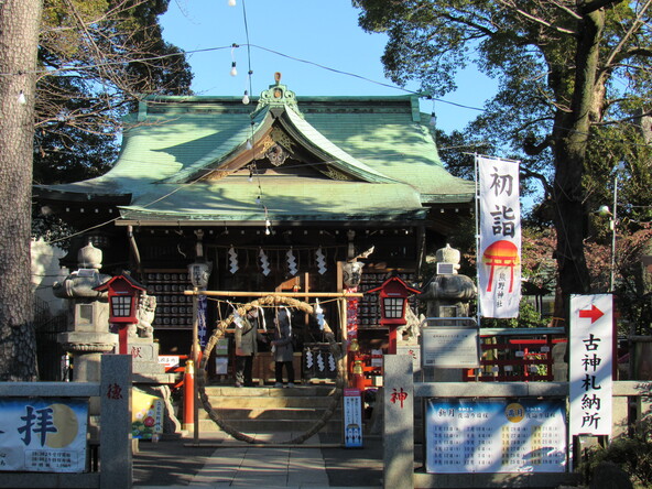 元日の境内の様子。例年多くの参拝者が訪れます