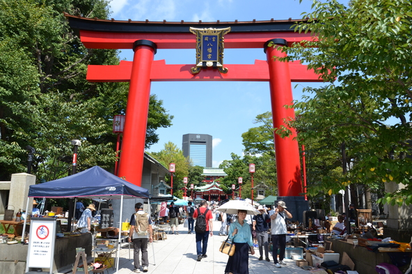 「富岡八幡宮」では恵比須神にお参りを