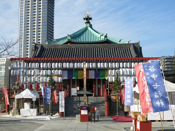 谷中七福神の一柱・上野「不忍池辯天堂」の弁才天様にも新年のごあいさつ（画像提供：a_text / PIXTA）