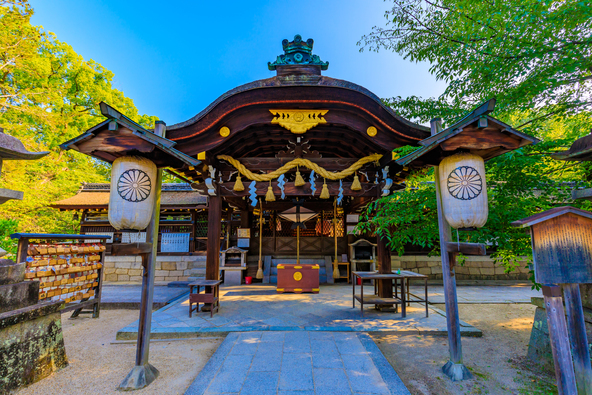 藤森神社 本殿（画像提供：adigosts / PIXTA）