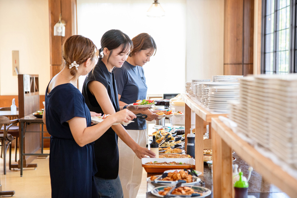 ランチビュッフェ風景