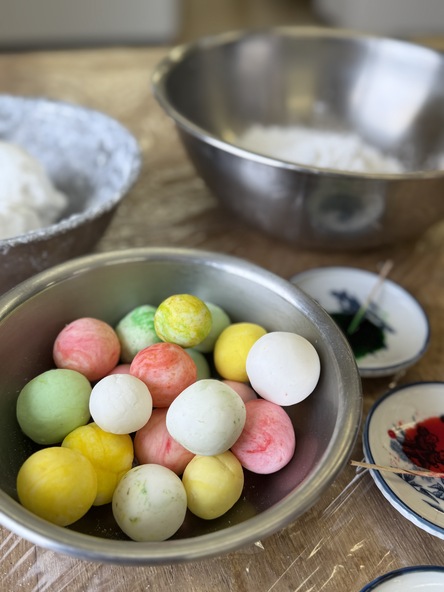 色とりどりの繭玉を作ろう