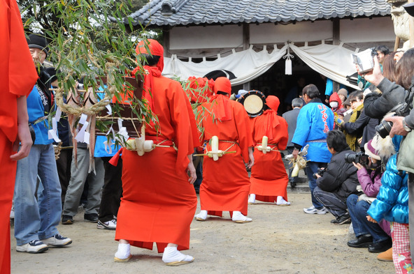 「てんてこ祭」は、愛知県の無形民俗文化財にも指定されています