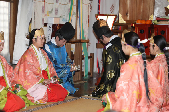 境内には、合計12個の歌碑・句碑が設置されています