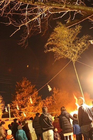 お焚き上げの様子（画像提供：鎮守氷川神社）