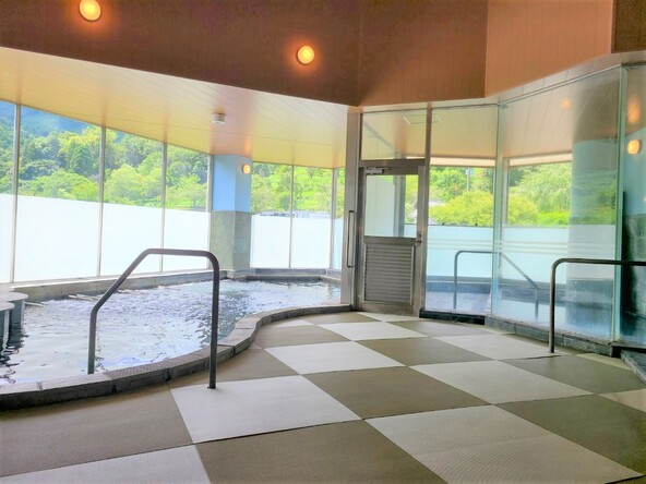 浴室も畳敷きとなっています