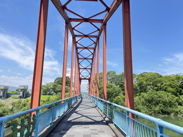 公園とふれあい広場を結ぶ橋もカッパ愛にあふれています。
