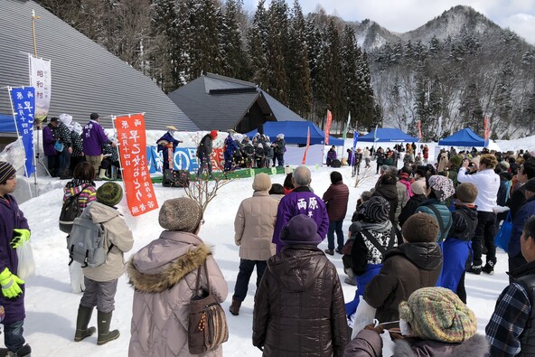 雪まつりにぎわい