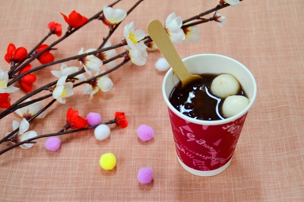 着物でご来園の方への特典・おしるこ試飲サービスも！