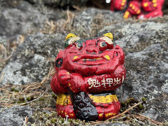 楽焼鬼がお出迎え