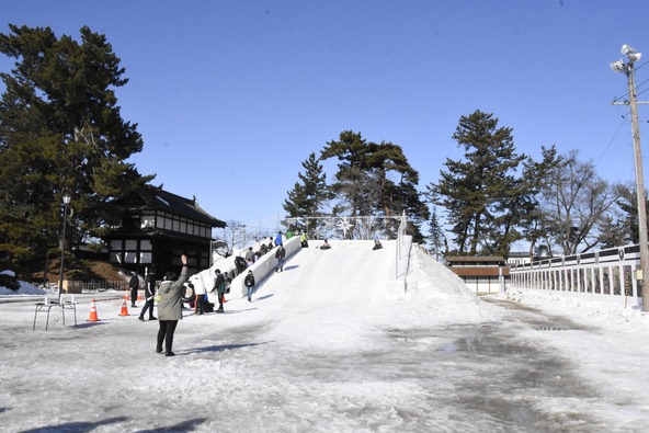 毎年人気の大すべり台が今年も登場！